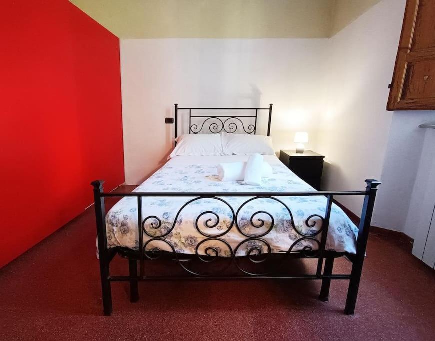 Just Outside The Wall: Free A/C, Bikes And Wifi ルッカ エクステリア 写真